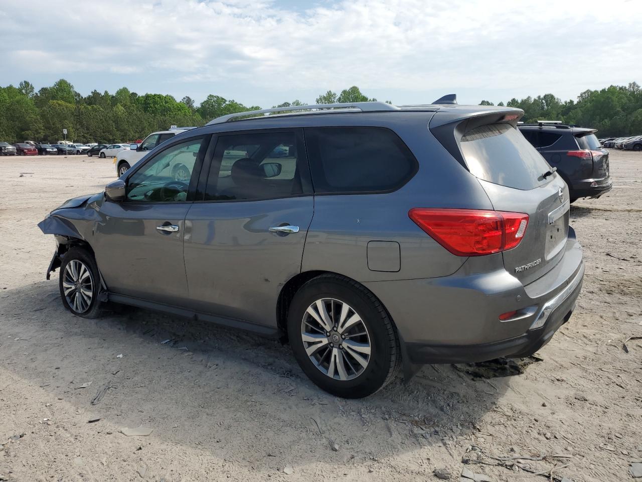 2019 Nissan Pathfinder S - Фото 2