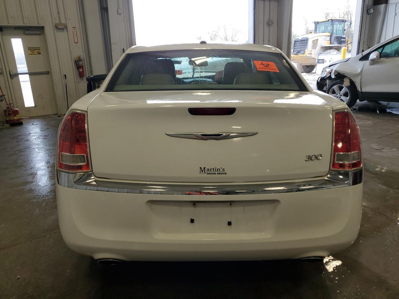 2013 Chrysler 300 - Image 6