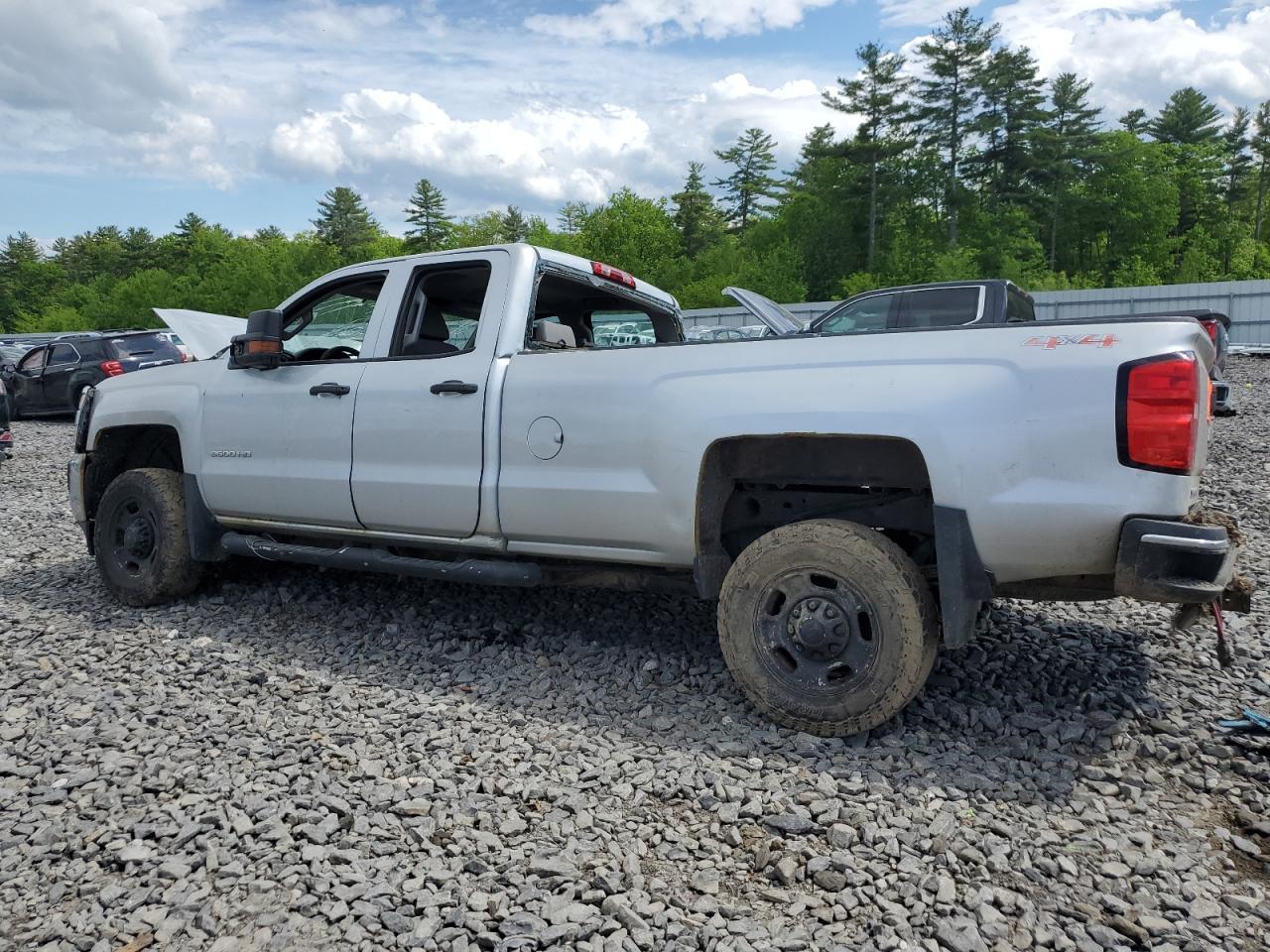 2015 Chevrolet Silverado K2500 Heavy Duty - Фото 2