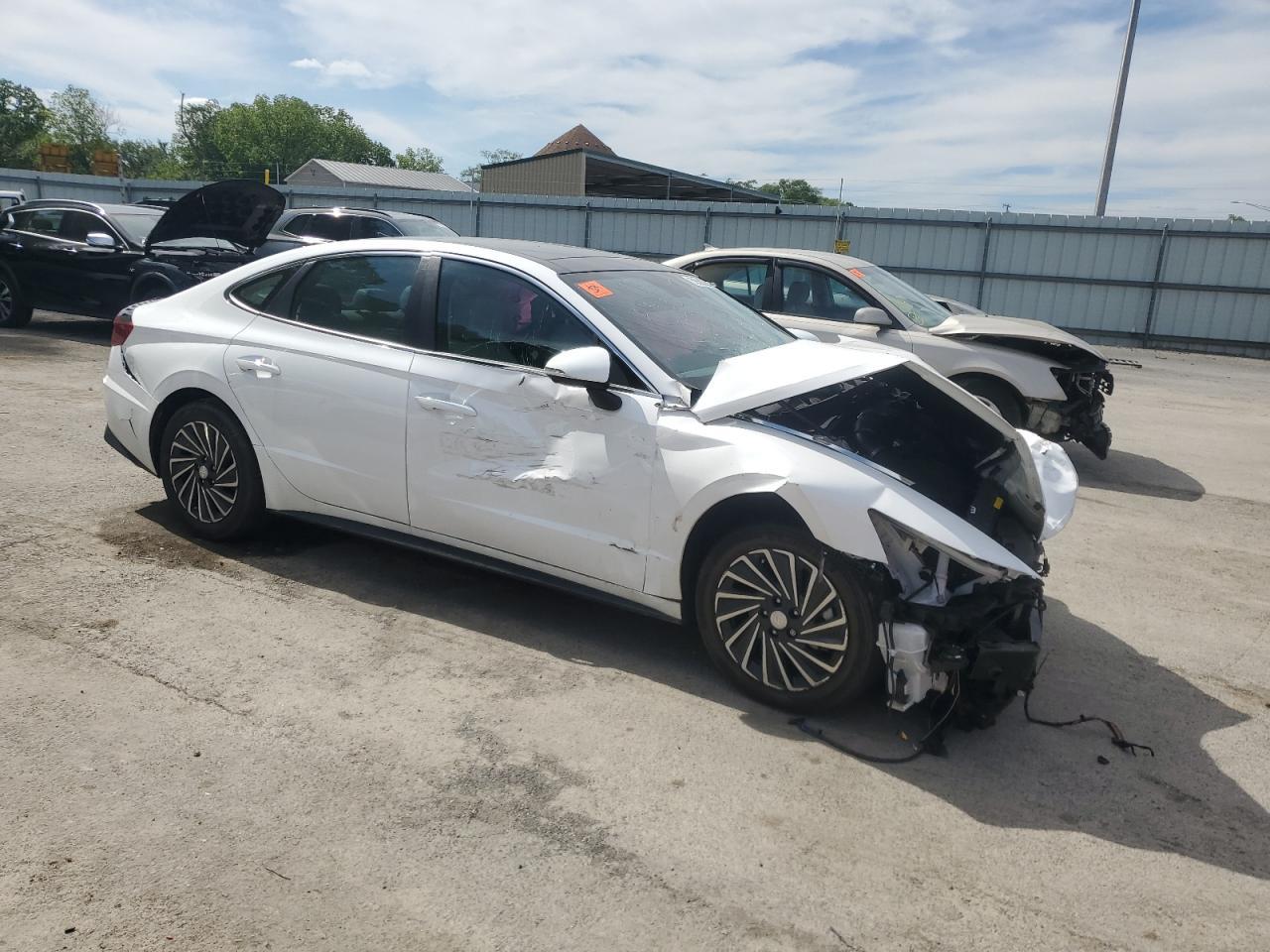 2023 Hyundai Sonata Hybrid - Image 4