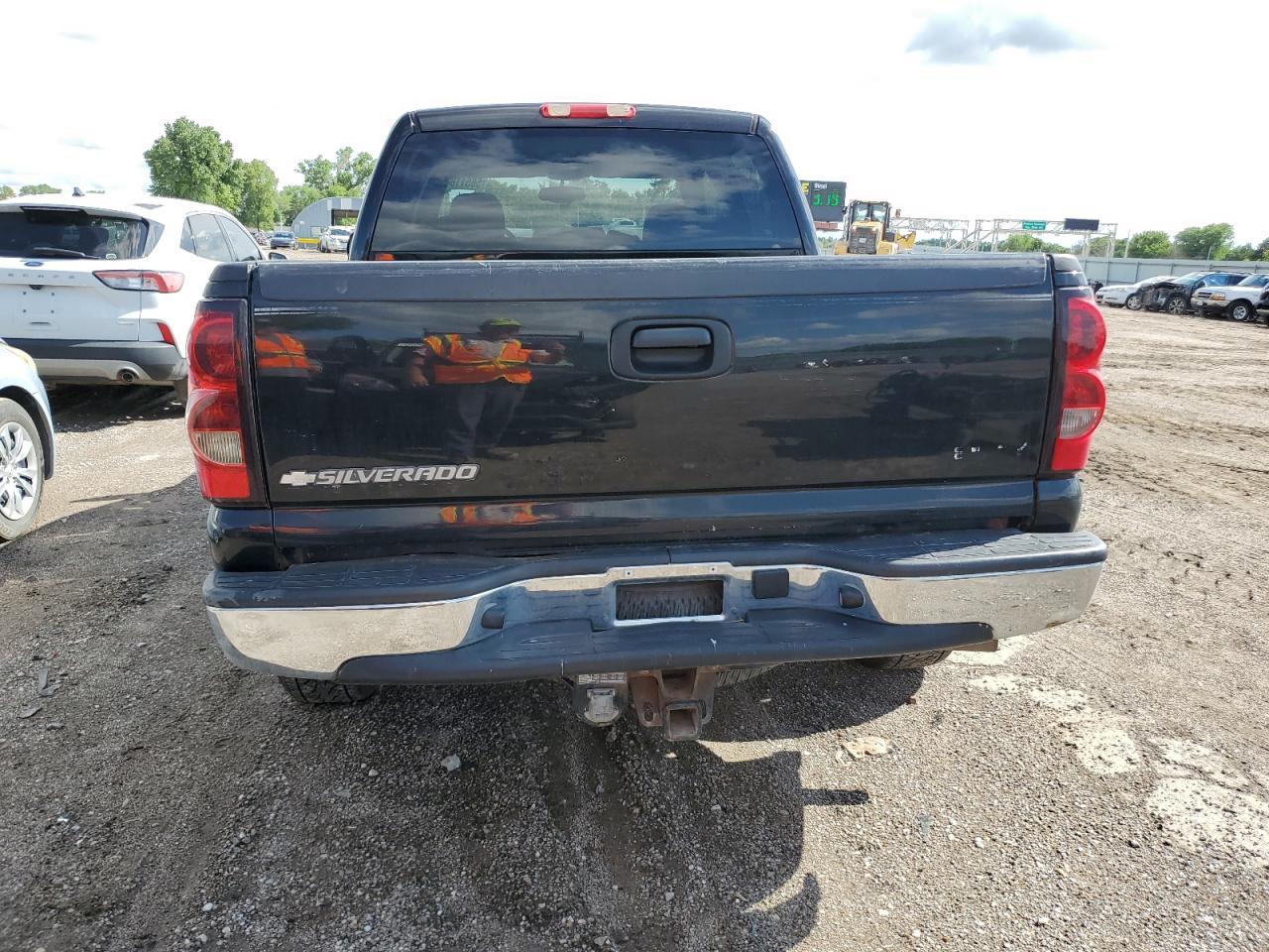 2007 Chevrolet Silverado K1500 Classic Crew Cab - Image 6