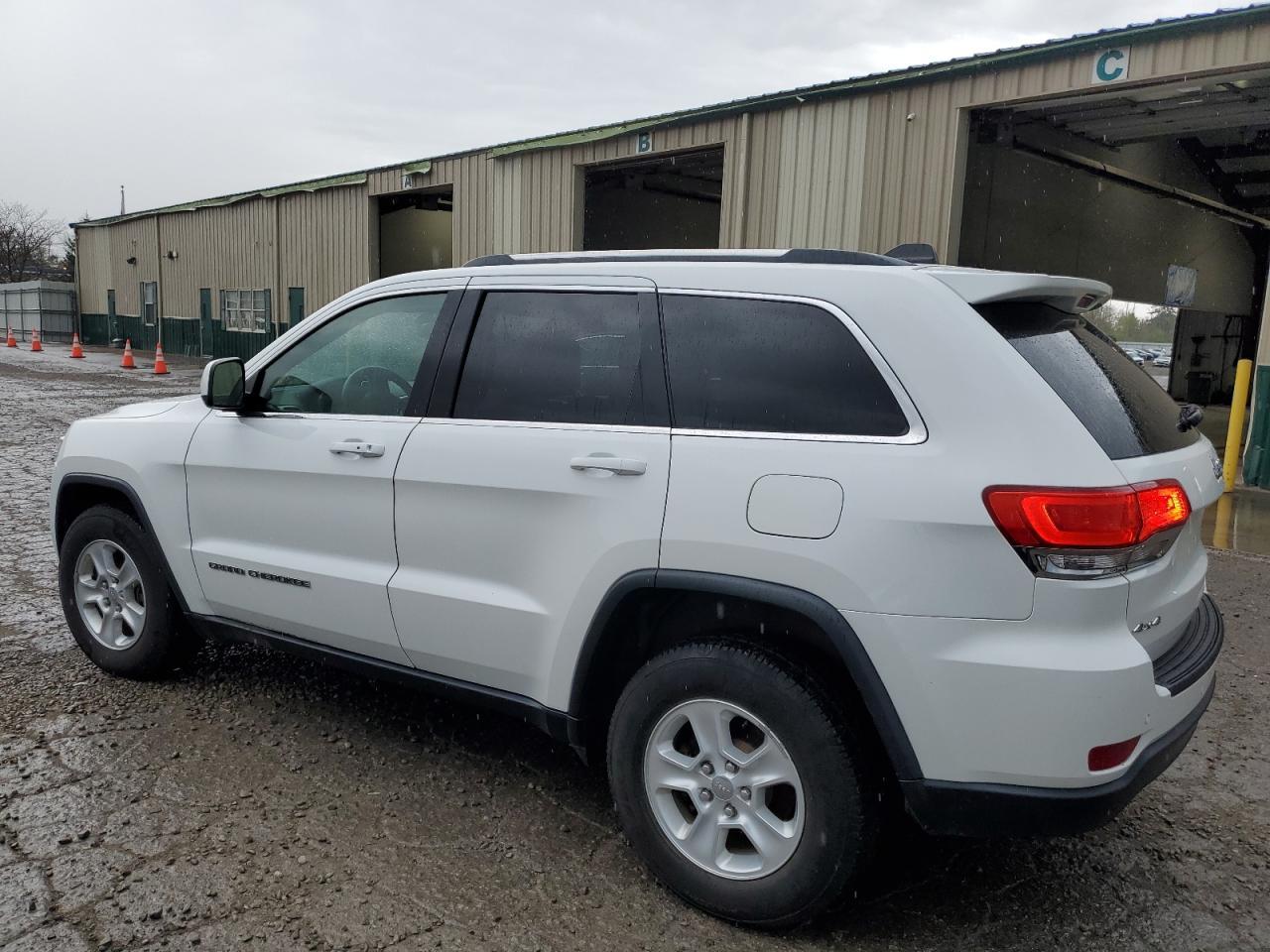 2017 Jeep Grand Cherokee Laredo - Image 2