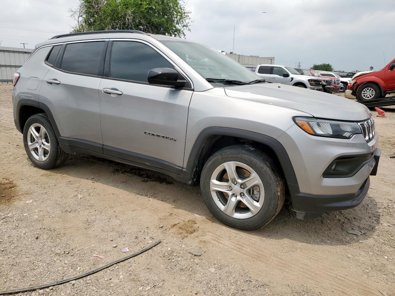 2024 Jeep Compass Latitude - Image 4
