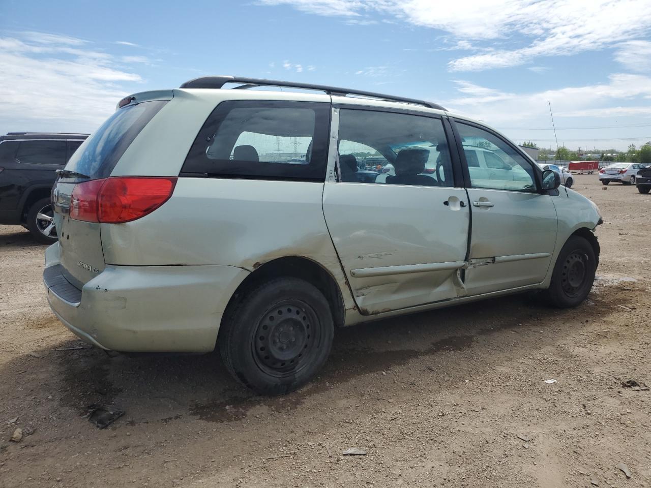2007 Toyota Sienna Ce 7-Passenger - Фото 3