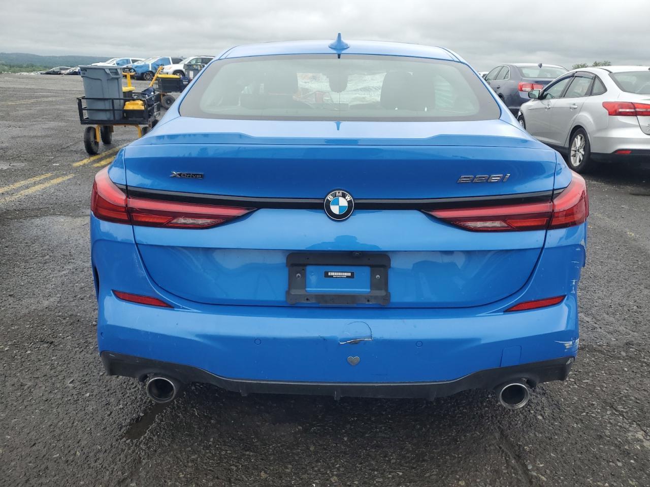 2020 BMW 228Xi - Фото 6