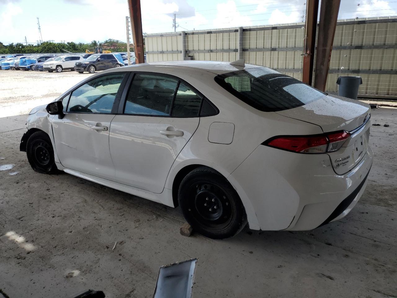 2022 Toyota Corolla Le - Фото 2