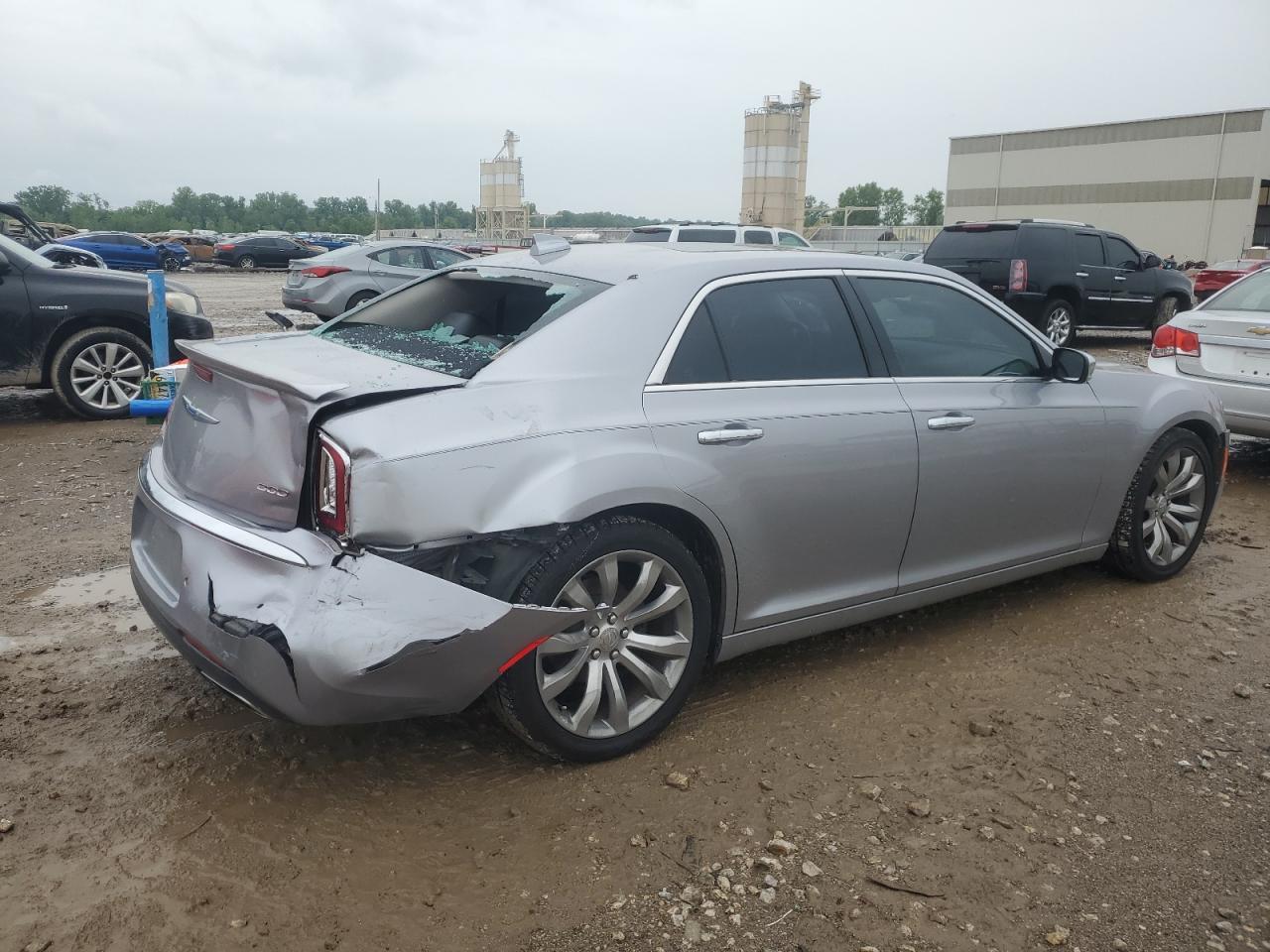 2018 Chrysler 300 Limited - Фото 3