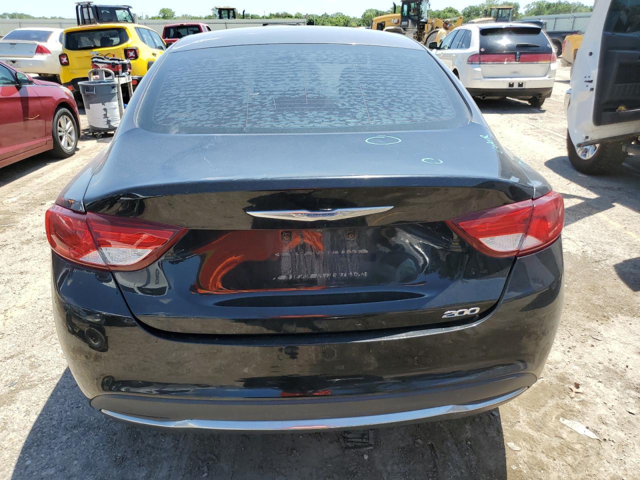 2016 Chrysler 200 Limited - Image 6