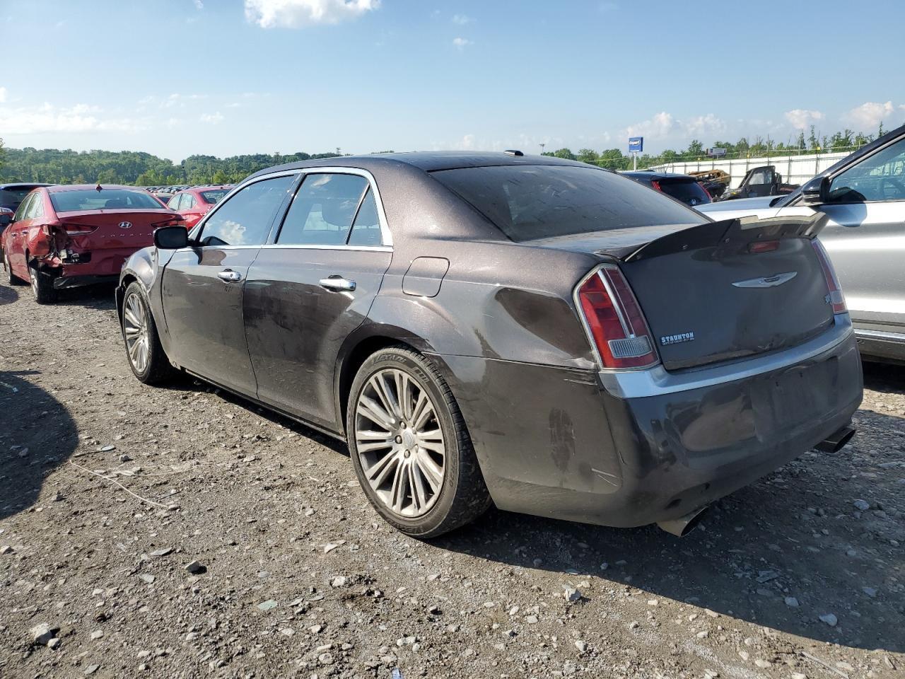 2012 Chrysler 300C Luxury - Image 2