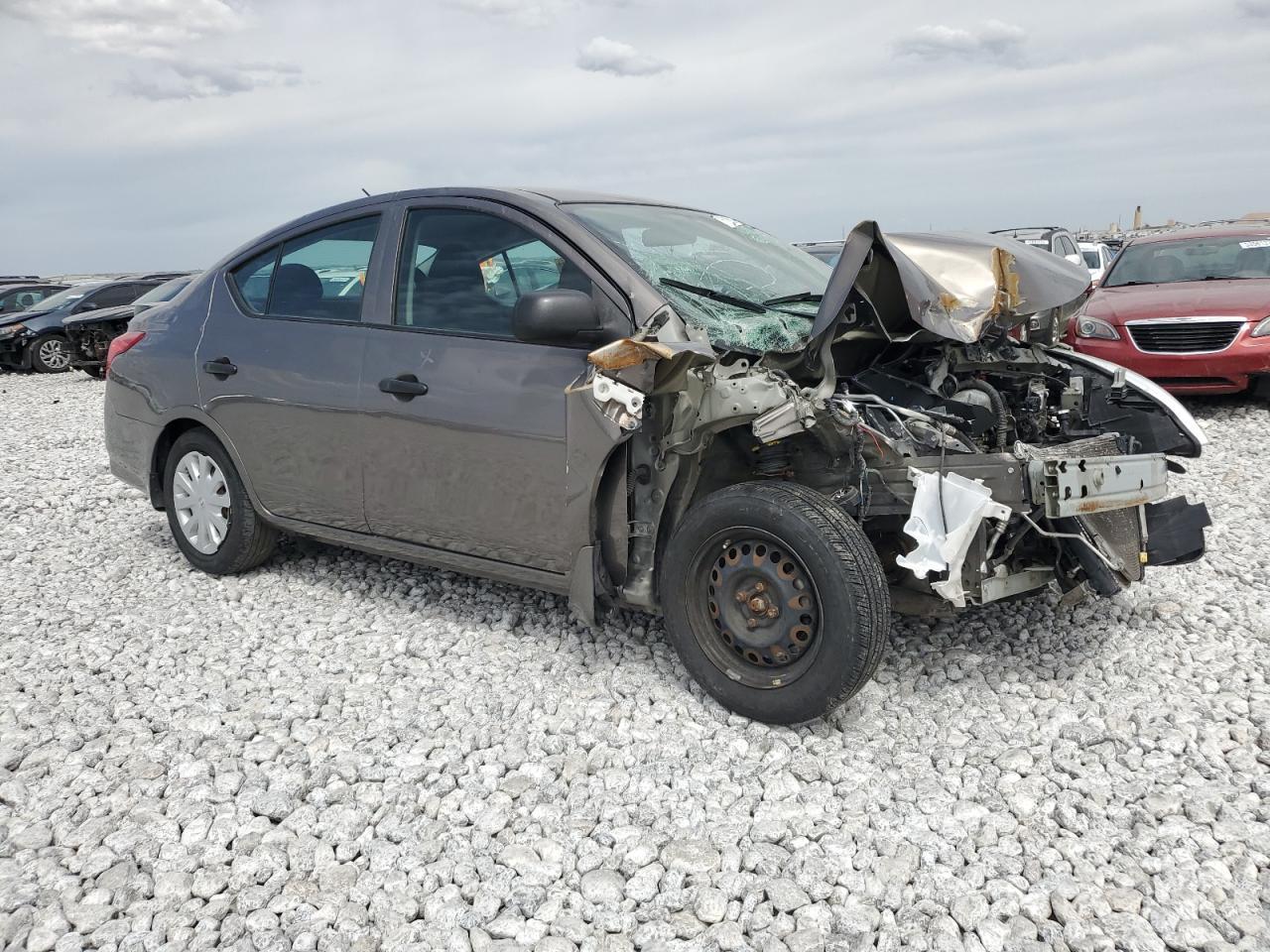 2015 Nissan Versa S - Фото 4