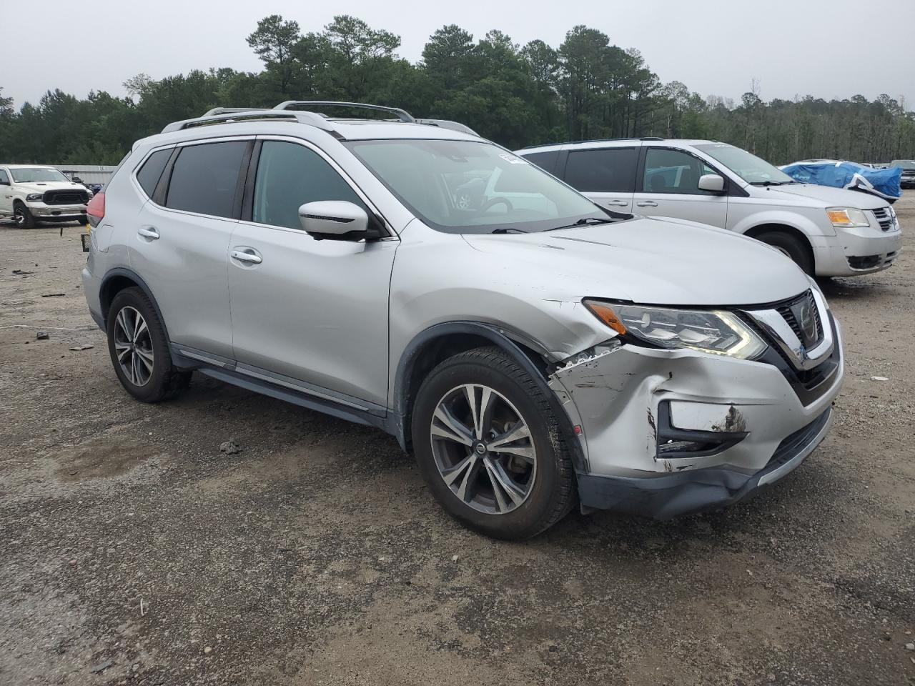 2017 Nissan Rogue S - Image 4