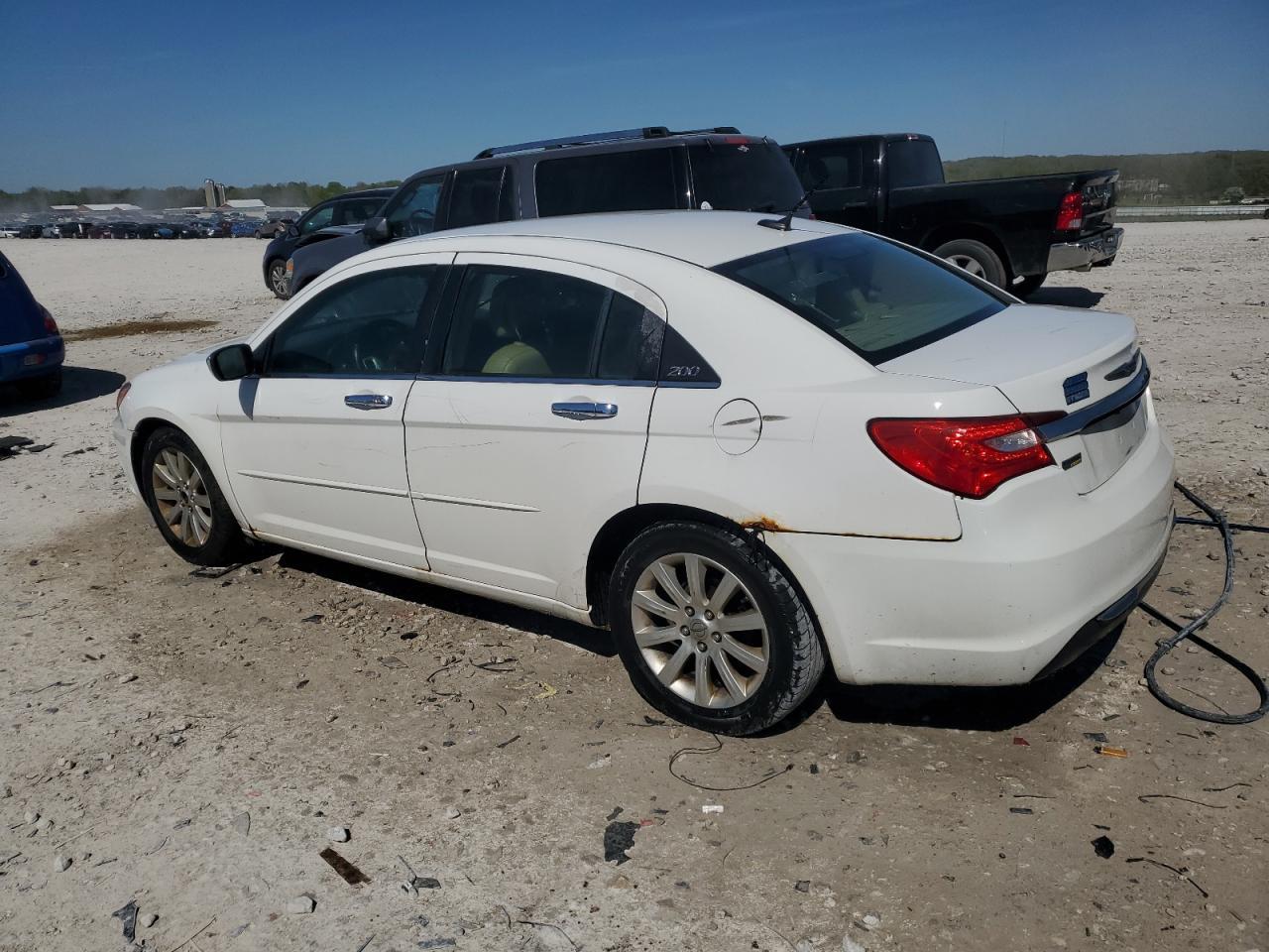 2013 Chrysler 200 Limited - Image 2