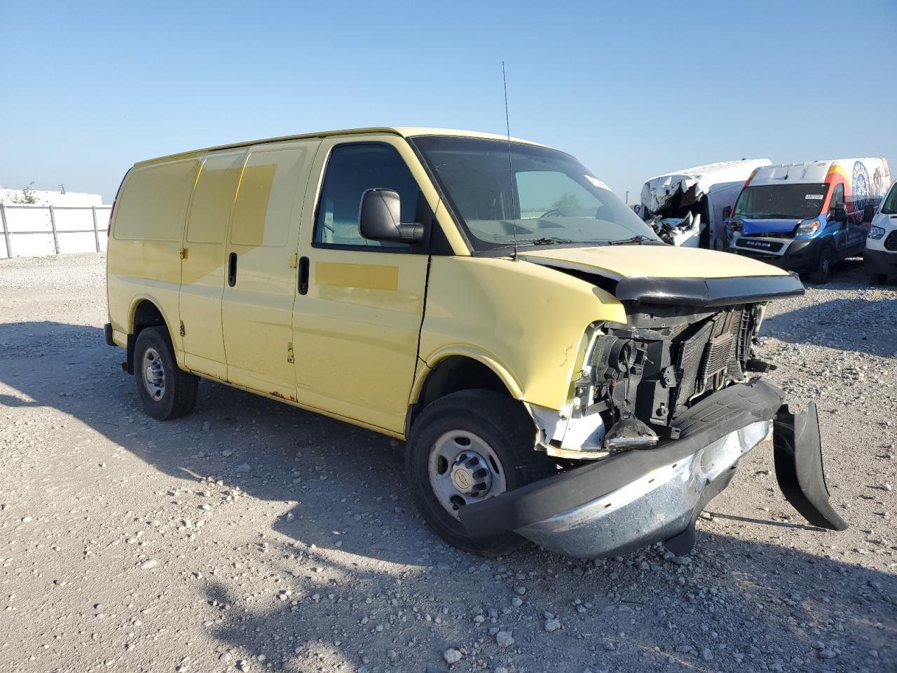 2010 Chevrolet Express G2500 - Image 4