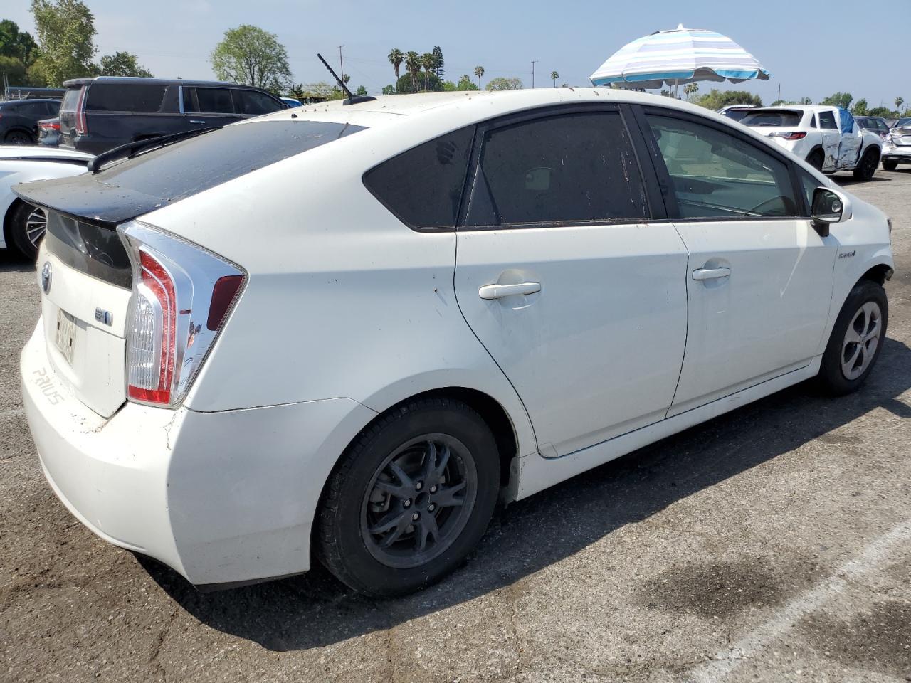 2015 Toyota Prius - Фото 3