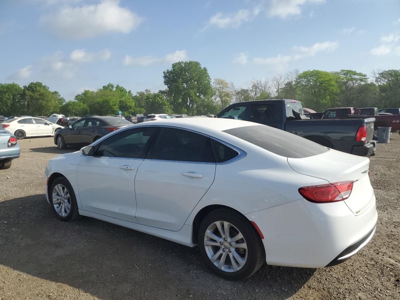 2016 Chrysler 200 Limited - Фото 2