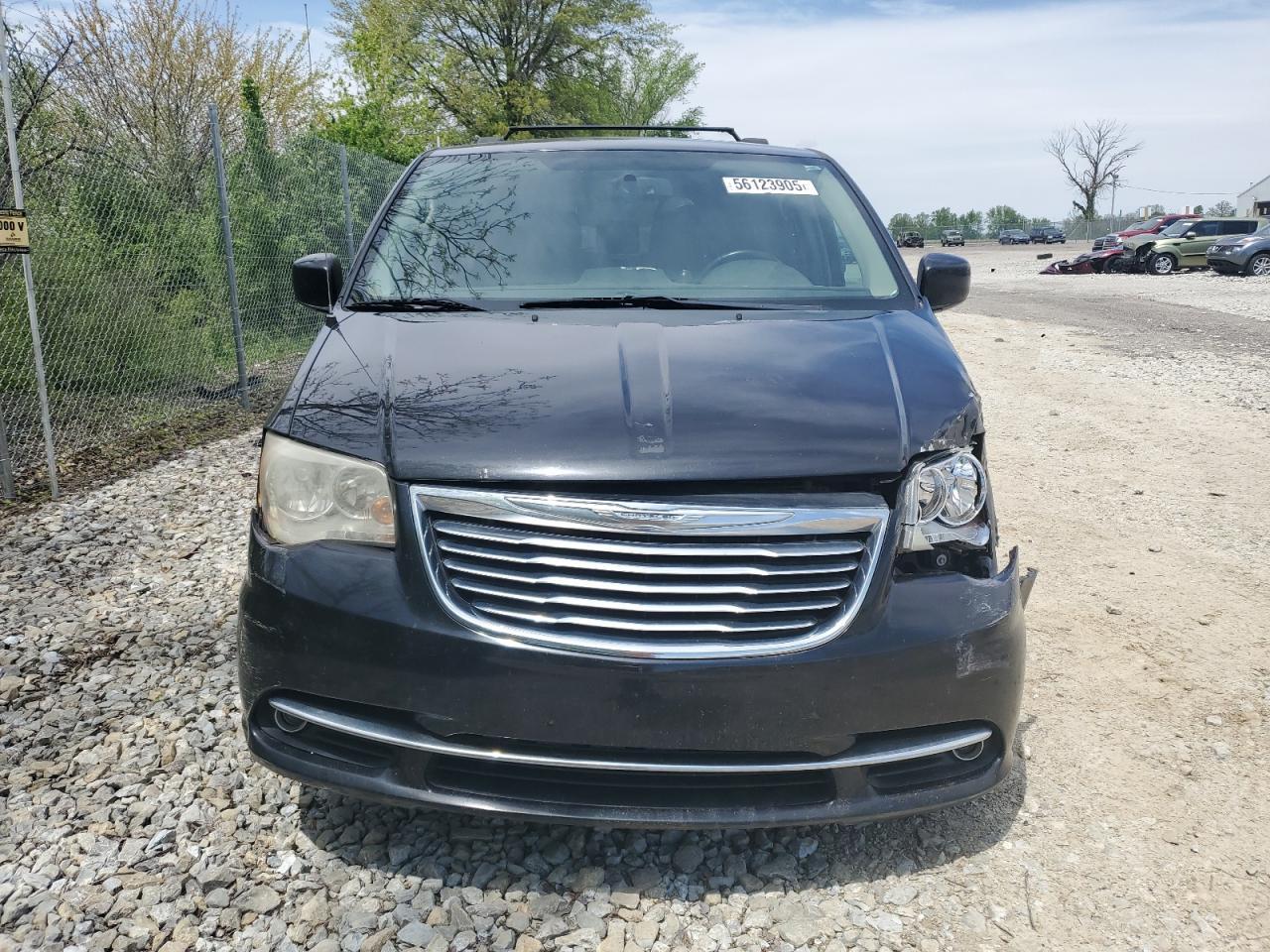 2012 Chrysler Town & Country Touring - Image 5