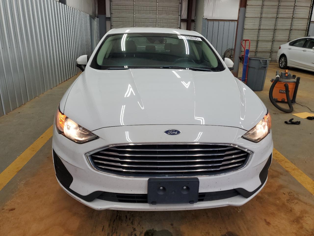 2020 Ford Fusion Se - Image 5
