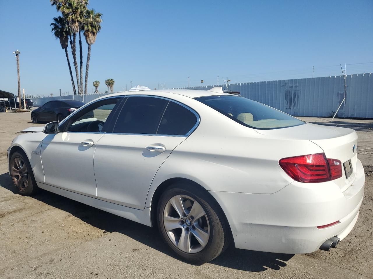 2011 BMW 528 I - Фото 2
