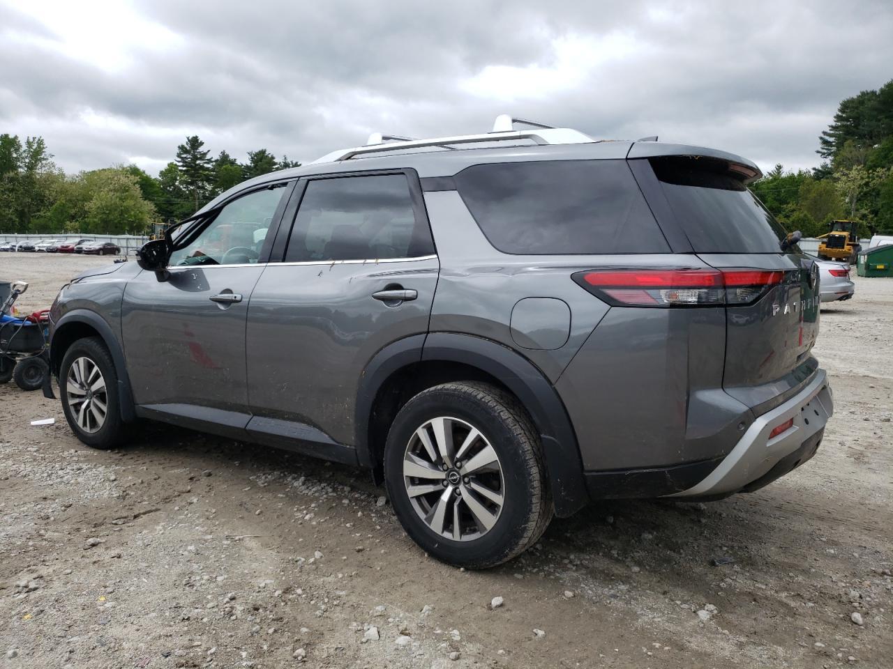 2022 Nissan Pathfinder Sl - Image 2