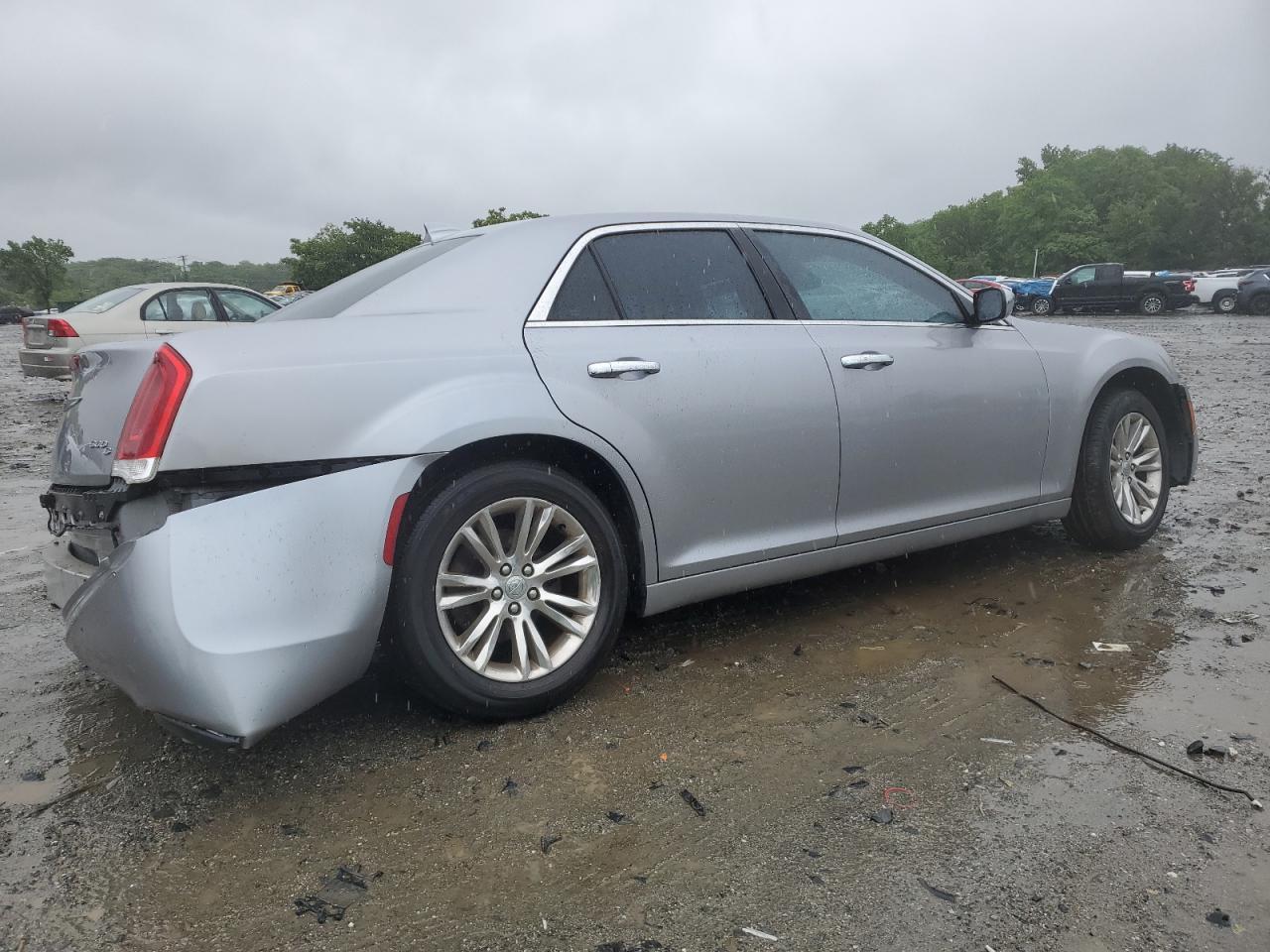 2016 Chrysler 300C - Image 3