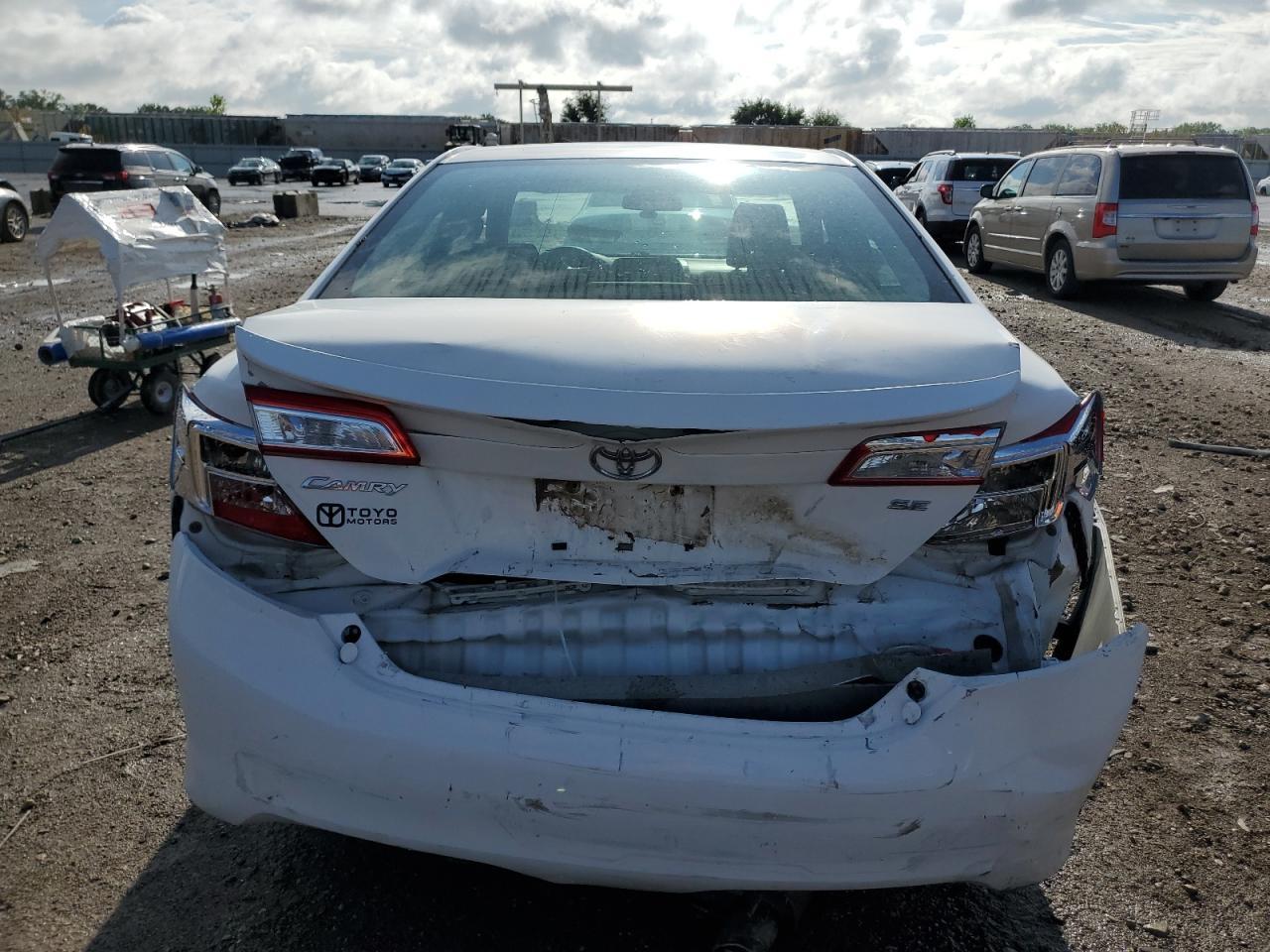 2013 Toyota Camry L - Фото 6