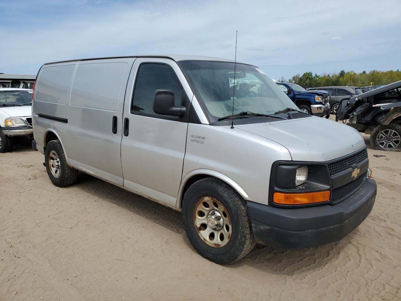 2011 Chevrolet Express G1500 - Фото 4