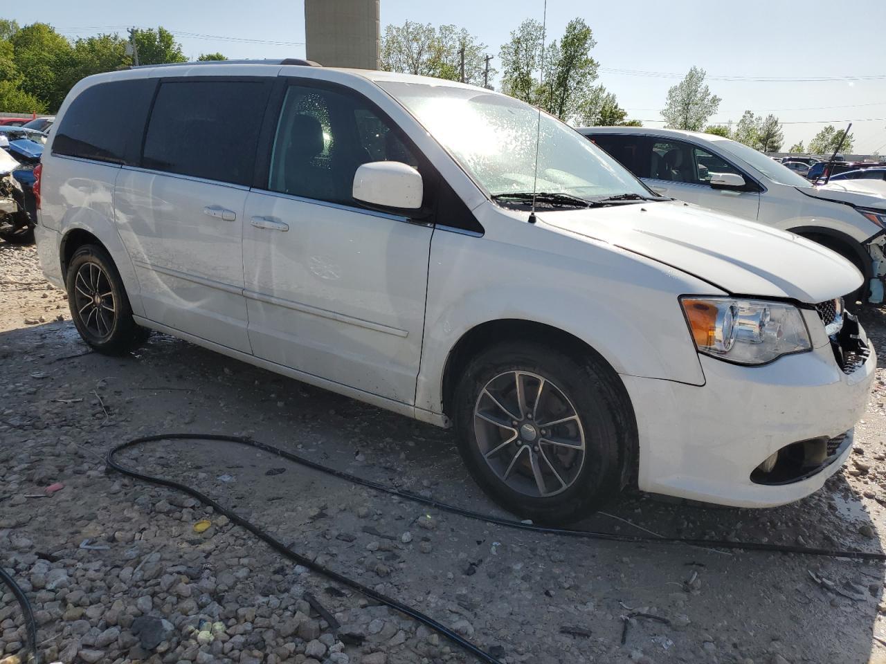 2017 Dodge Grand Caravan Sxt - Фото 4
