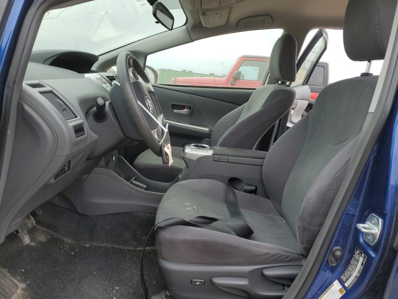 2014 Toyota Prius V - Image 7