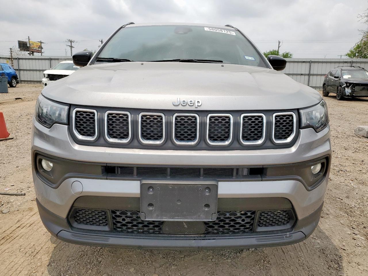 2024 Jeep Compass Latitude - Image 5