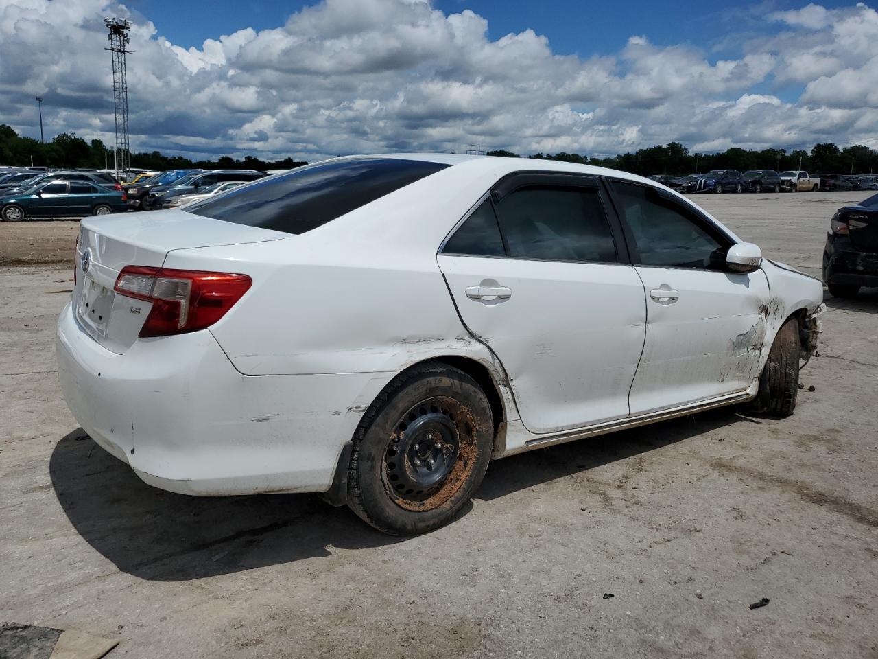 2014 Toyota Camry L - Фото 3
