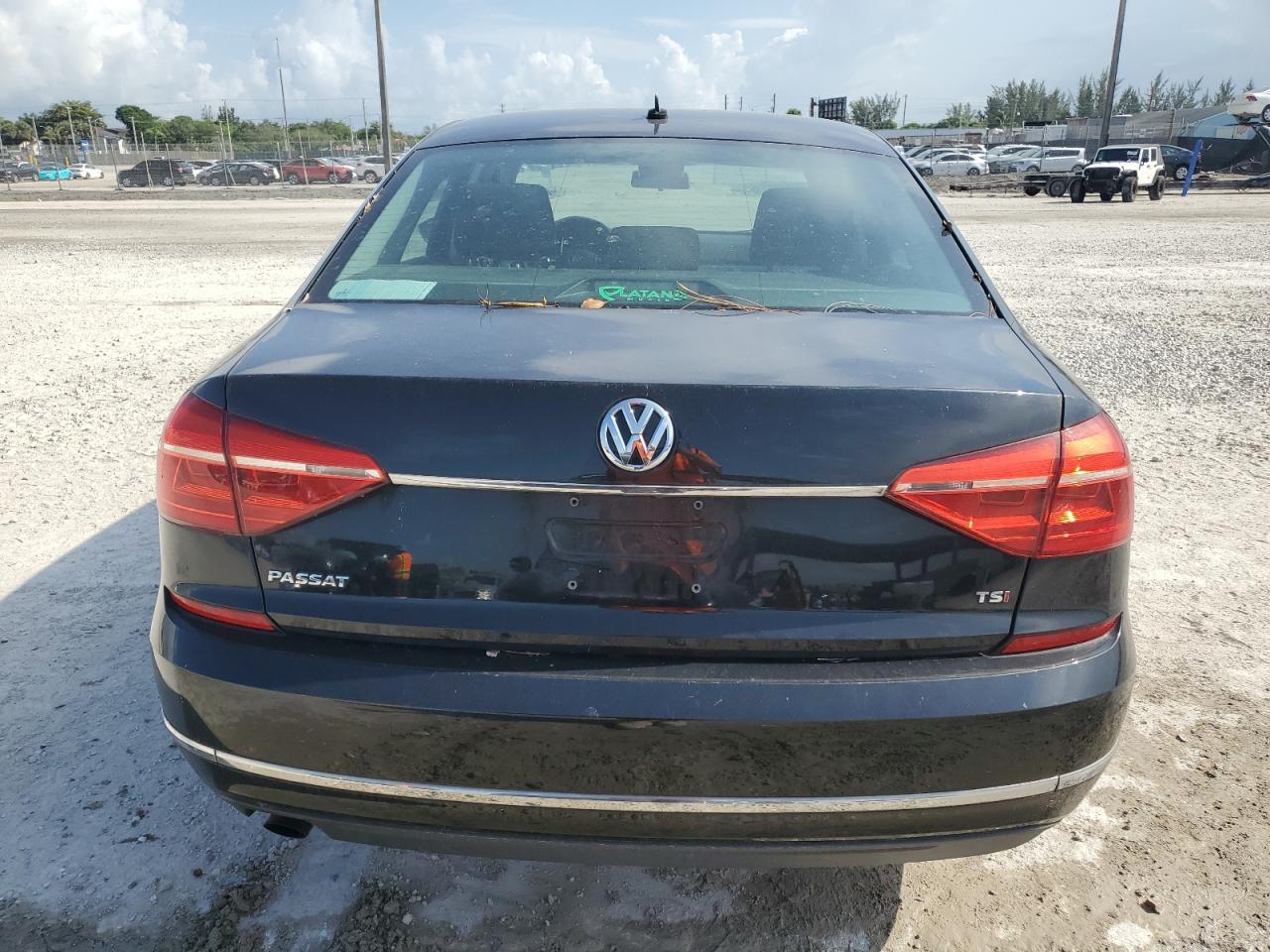2016 Volkswagen Passat S - Фото 6