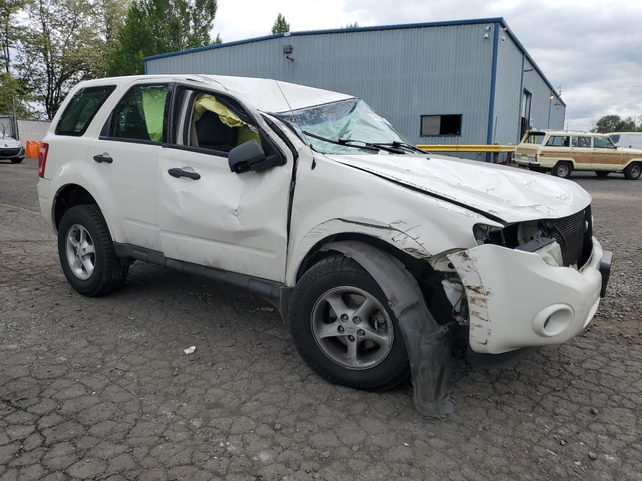 2010 Ford Escape Xls - Image 4