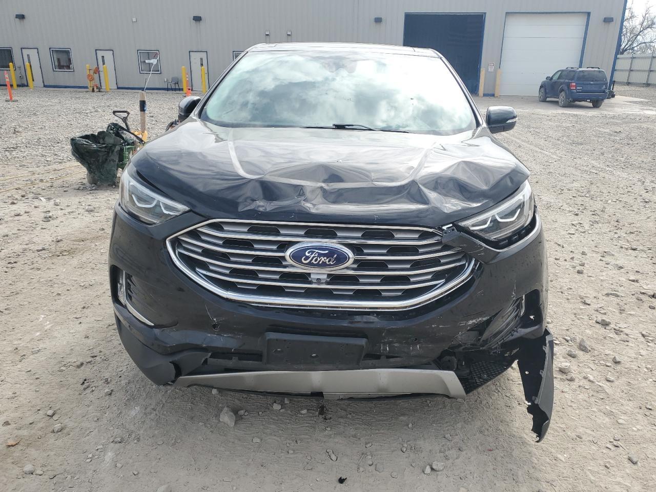 2022 Ford Edge Titanium - Фото 5