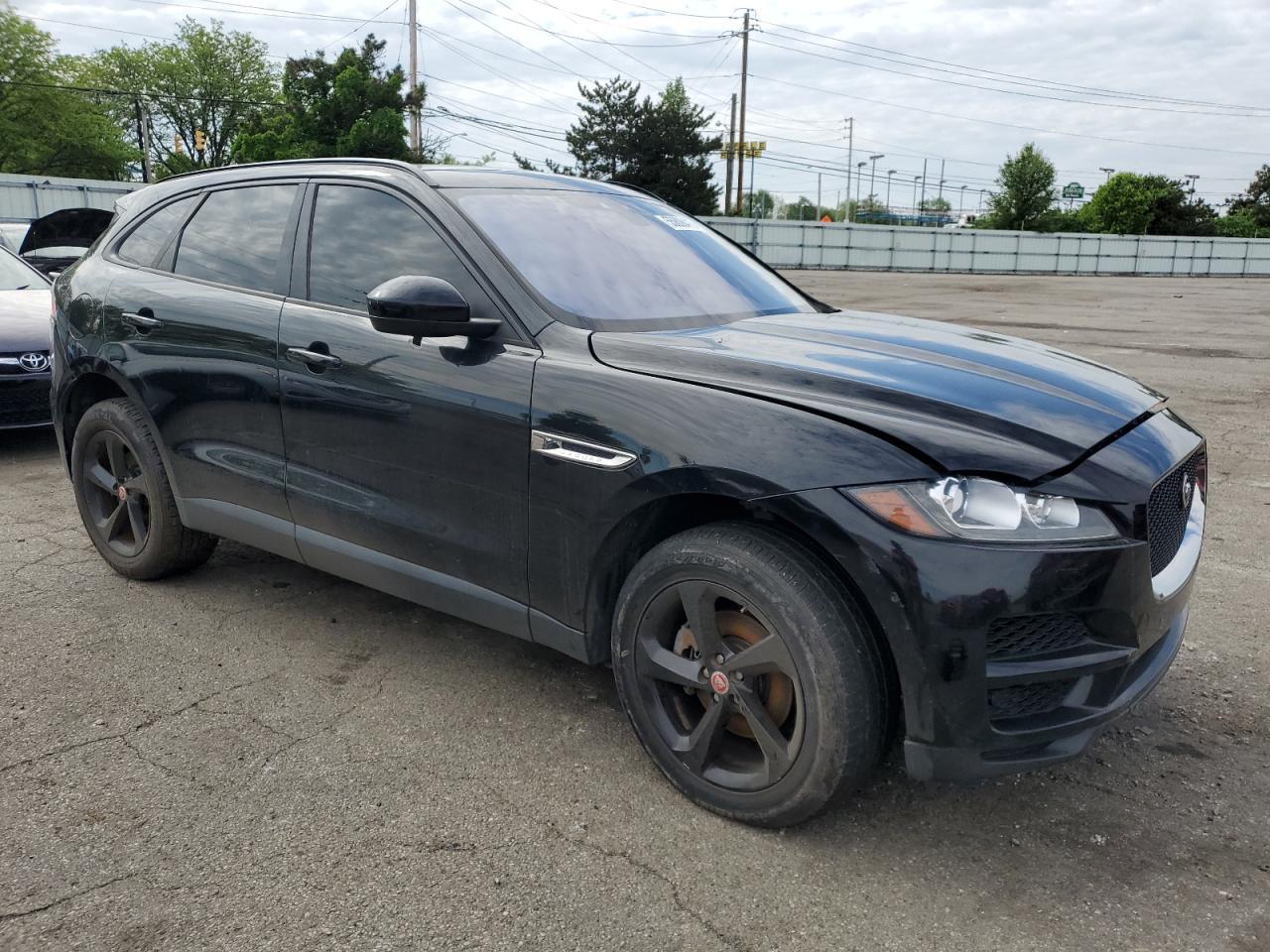 2017 Jaguar F-Pace Premium - Image 4
