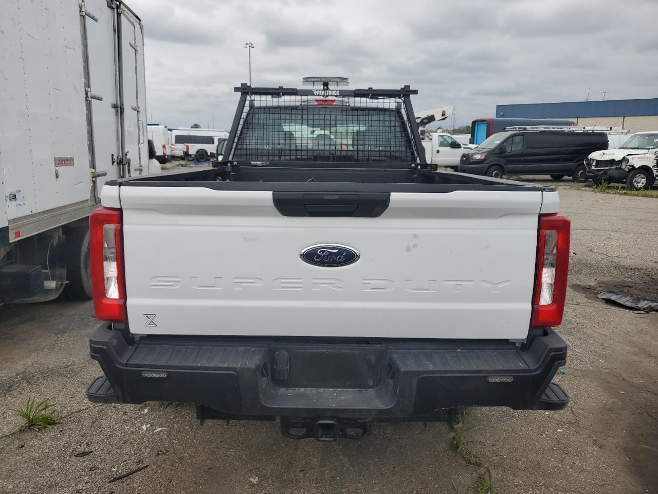 2023 Ford F250 Super Duty - Фото 6