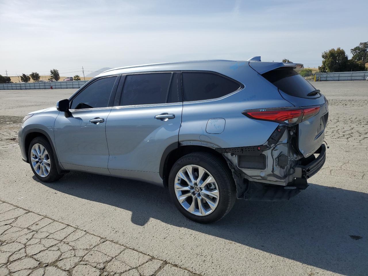2022 Toyota Highlander Limited - Фото 2