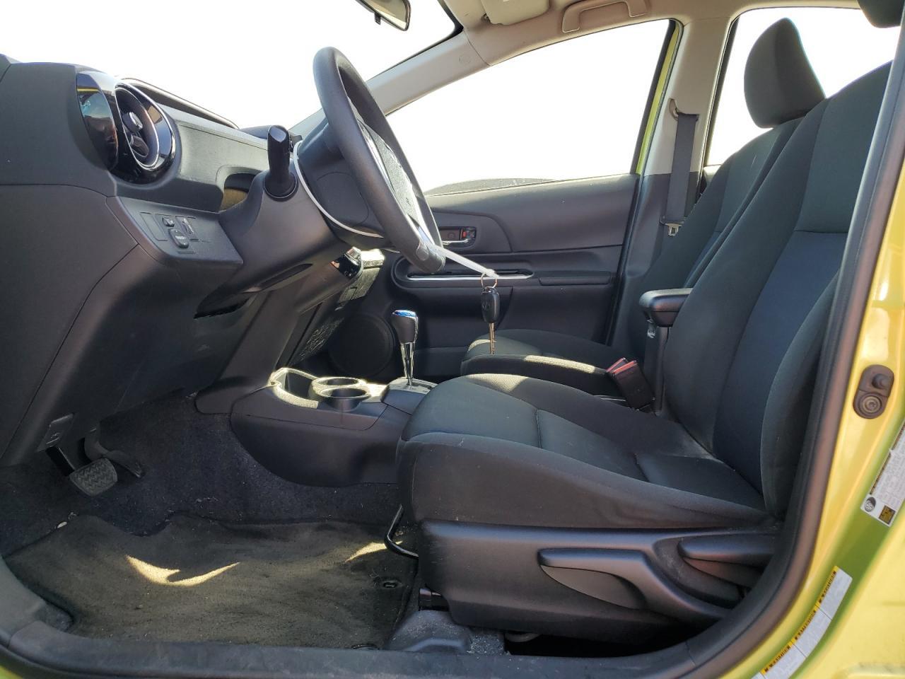 2015 Toyota Prius C - Image 7