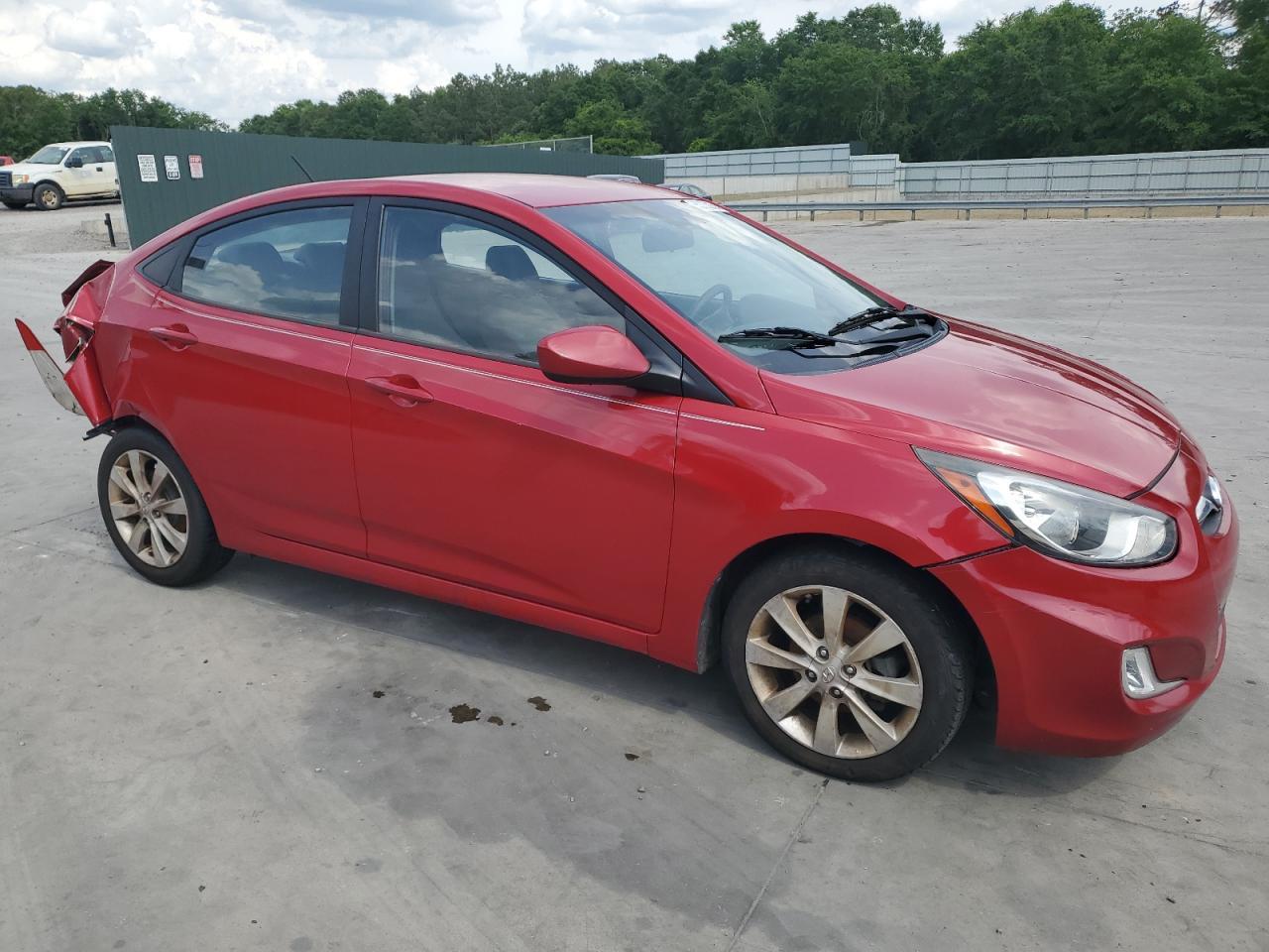 2013 Hyundai Accent Gls - Фото 4