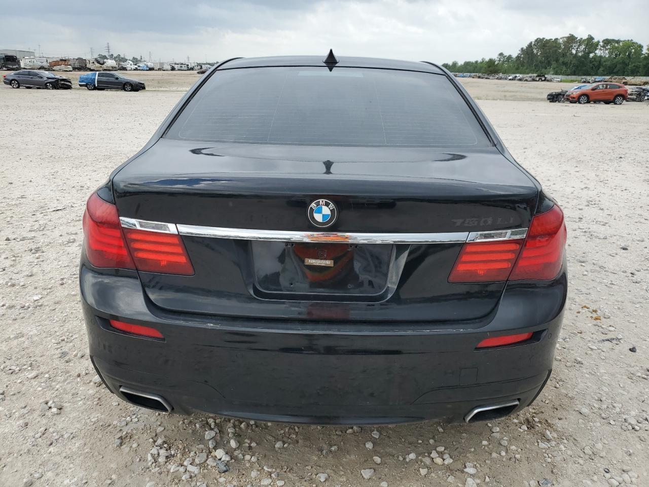 2015 BMW 750 Li - Фото 6