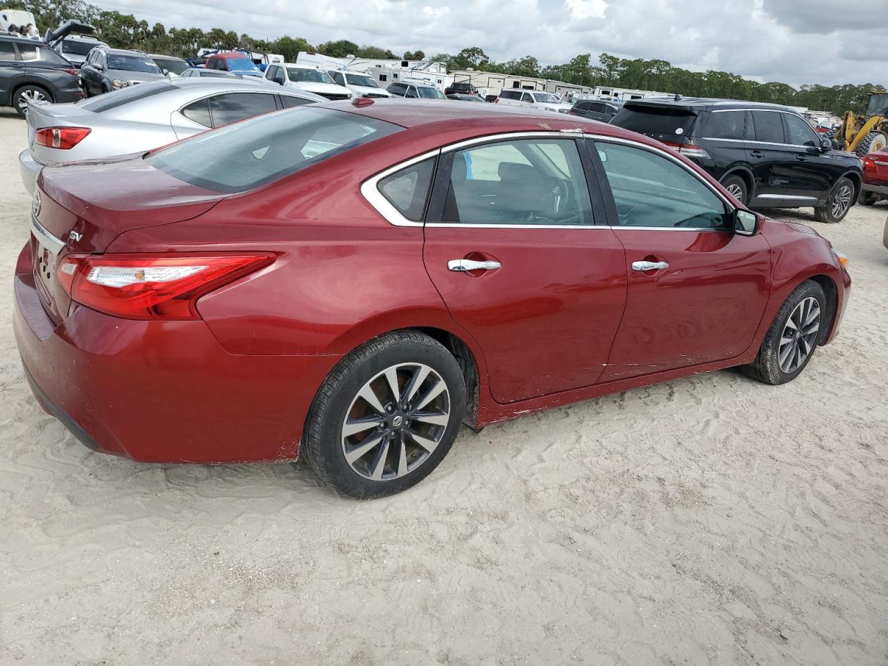 2017 Nissan Altima 2.5 - Фото 3