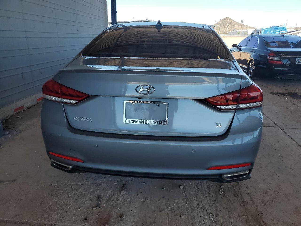 2015 Hyundai Genesis 3.8L - Фото 6