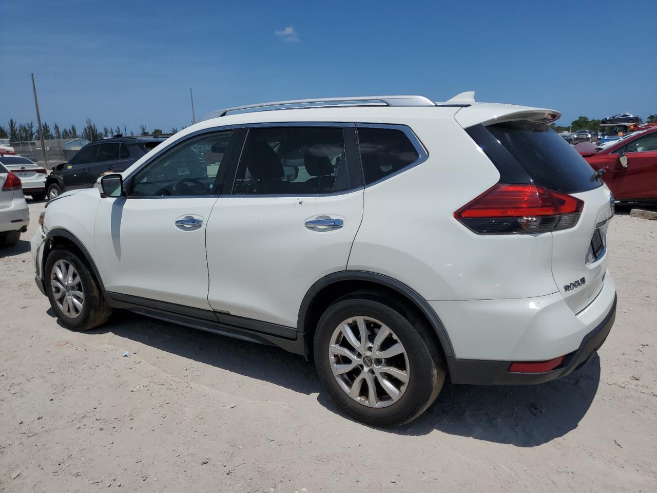 2017 Nissan Rogue S - Фото 2