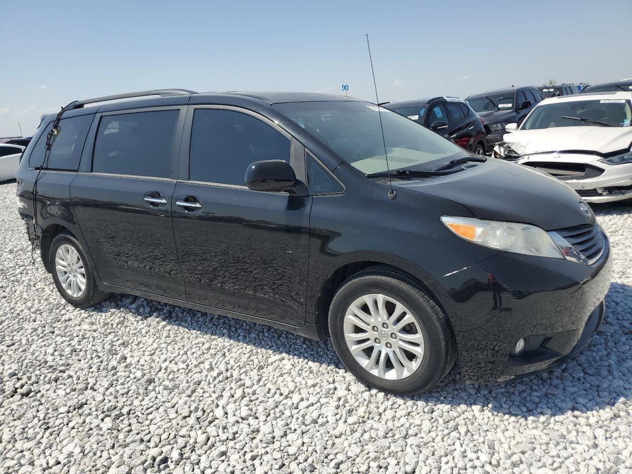 2014 Toyota Sienna Xle - Фото 4