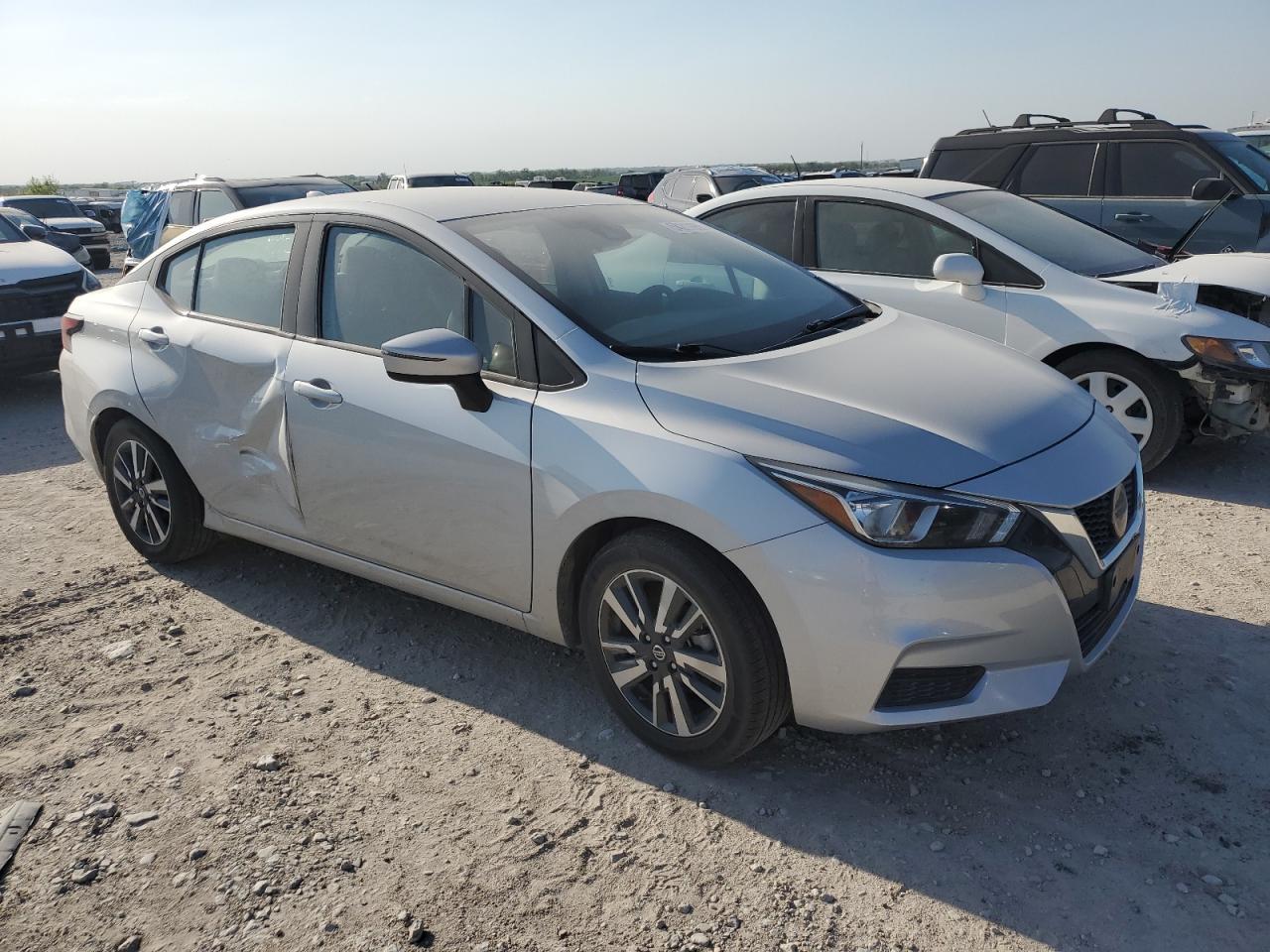 2021 Nissan Versa Sv - Image 4