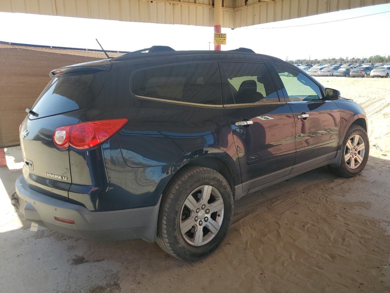 2010 Chevrolet Traverse Lt - Image 3