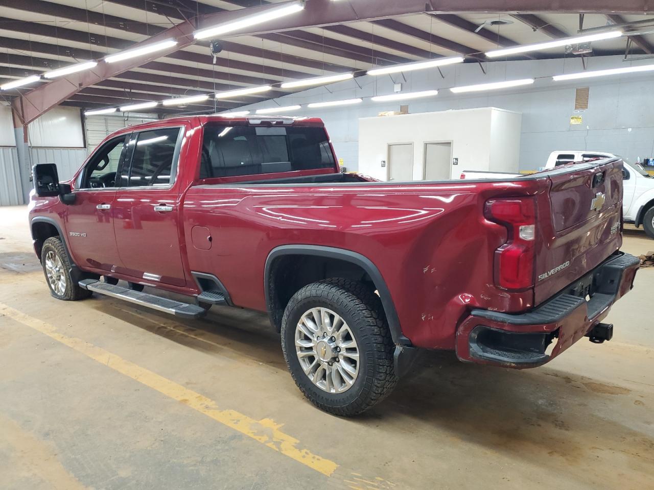 2022 Chevrolet Silverado K3500 High Country - Фото 2