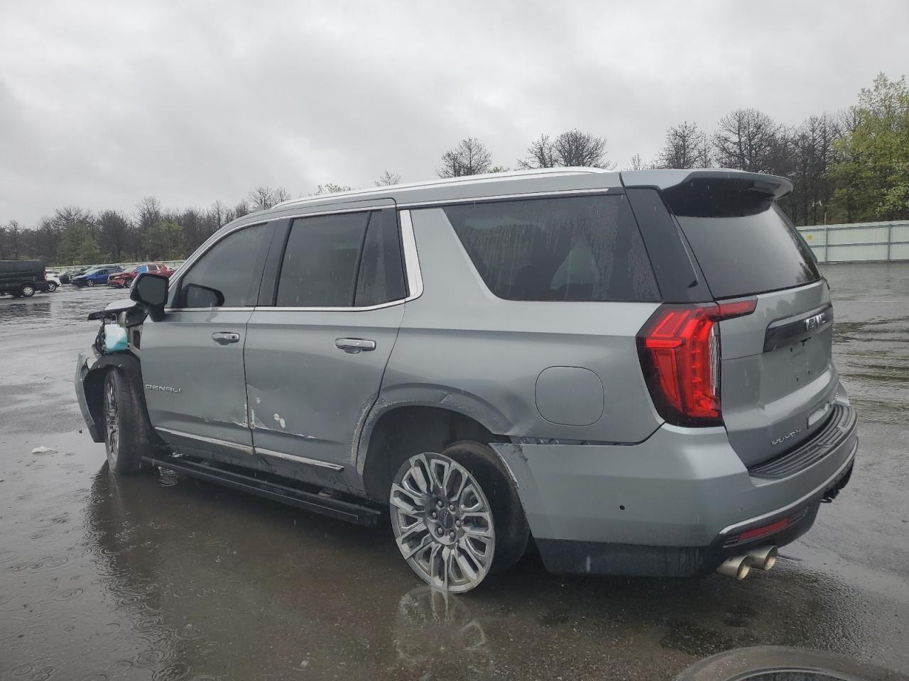 2023 GMC Yukon Denali Ultimate - Фото 2