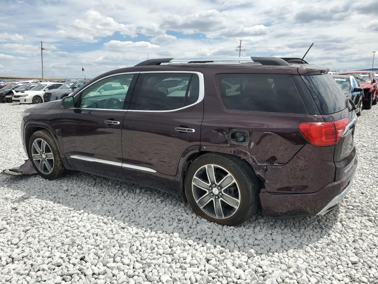 2017 GMC Acadia Denali - Фото 2