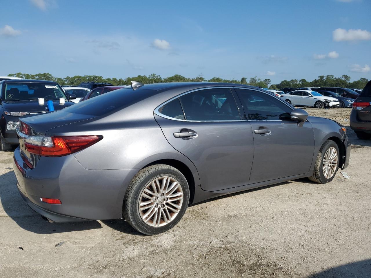 2016 Lexus Es 350 - Фото 3