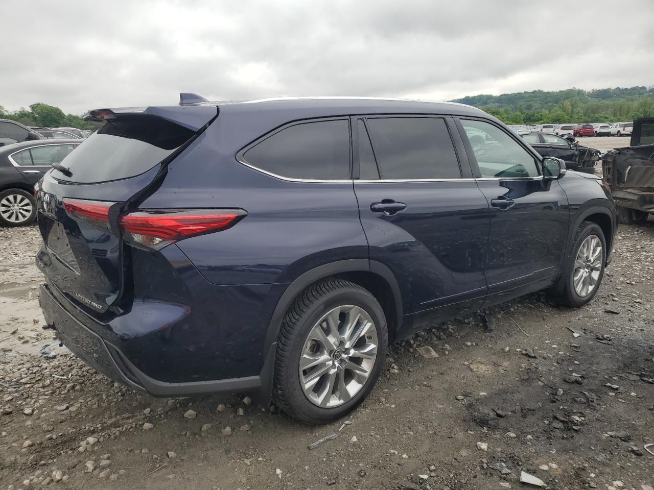 2020 Toyota Highlander Limited - Image 3